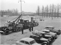 834237 Afbeelding van het transport door Van Gend & Loos van een Duitse rangeerlocomotief van Orenstein & Koppel naar ...